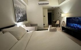 81 Newport Blvd Cluster 4 Unit B 3Rd Flr By Rechelle Nunag