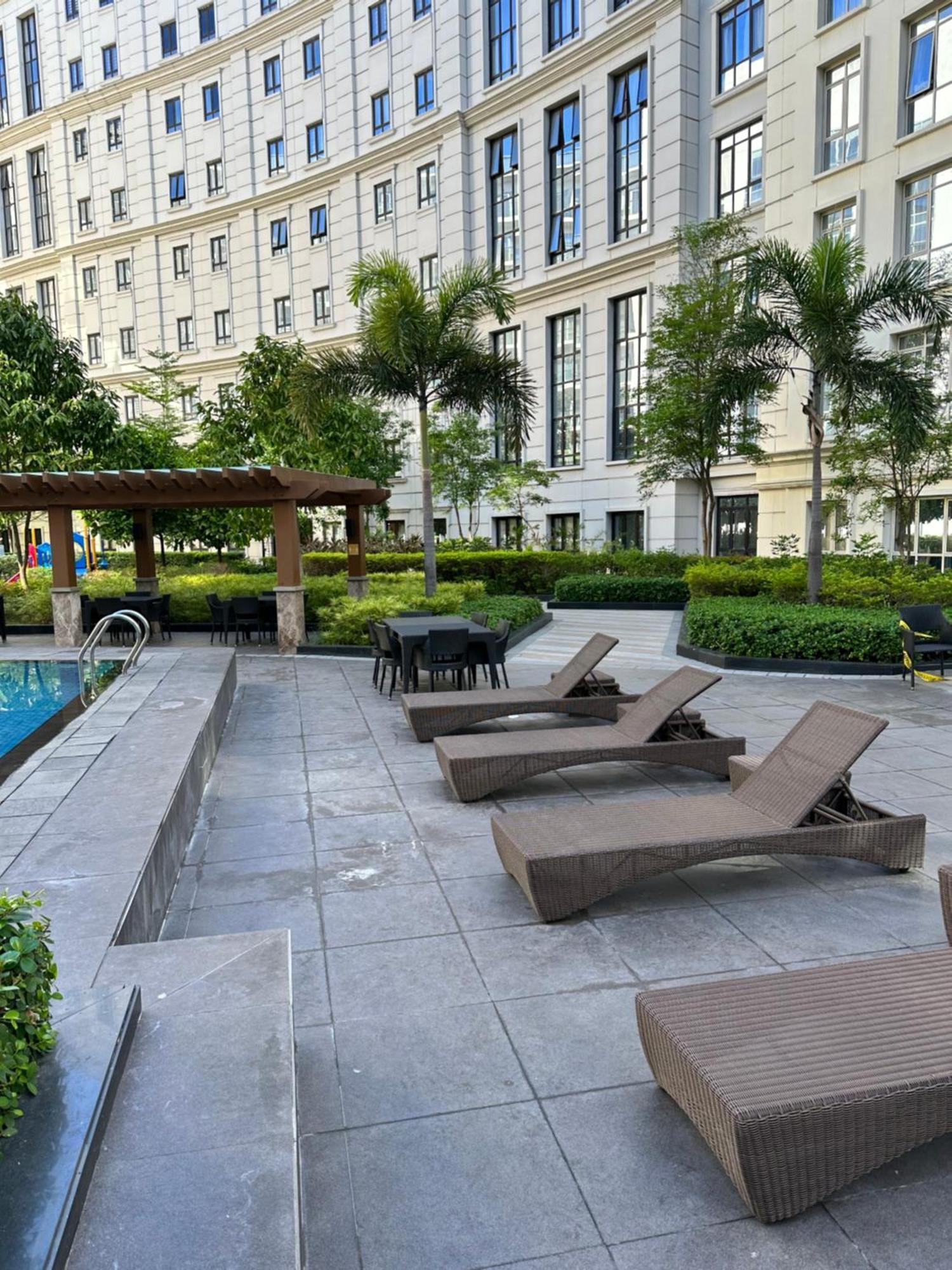 81 Newport Blvd Cluster 4 Unit B 3Rd Flr By Rechelle Nunag Pasay Exterior photo